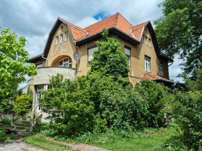 Stadtvilla mit viel Potenzial und großem Garten