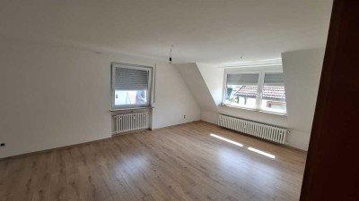 Schöne 4-Zimmer-Wohnung mit Balkon in Waldbüttelbrunn