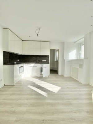 1-2 Personen, max. 3 Jahre, renovierte 2-Zimmer souterrain-Apartm.  moderner Küche in Altbau-Villa
