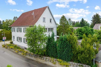 Charmantes Zweifamilienhaus in zentraler Lage von Ostrach