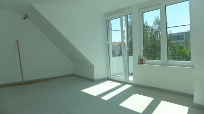 **DIREKT AN DER UNIVERSITÄT BONN** IN DER KERNSANIERTEN WG-WOHNUNG  2- STUDENTENZIMMER ZU VERMIETEN