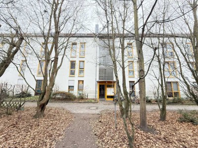 Gut vermietete Wohnung, in ruhiger und grüner Wohnlage, unweit der Stadtgrenze zu Berlin**KFZ-Stellp