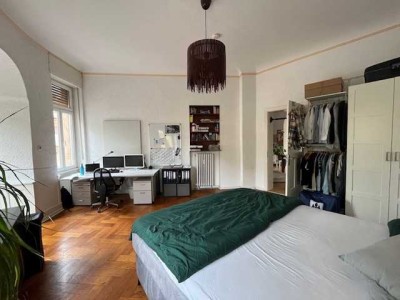 Schöne, helle 2-Zimmer-Jugenstilwohnung mit Balkon in zentraler Lage von Landau
