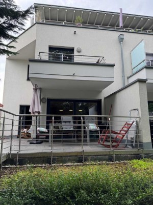 Gehobene 5-Zimmer-Maisonette-Wohnung mit Terrasse/Garten in Köln Rodenkirchen