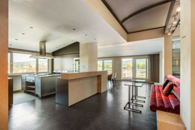 Spektakuläres Penthouse in direkter Rheinlage, Top-Zustand, 303 m² WFL, 148 m² Terrassen zum Rhein