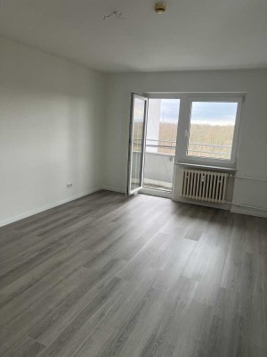 Vollständig renovierte 2-Raum-Wohnung mit Balkon in Limburgerhof