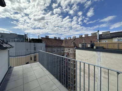 JADENHOF - TOP 4-Zimmer-Wohnung - GEKÜHLT - MOEDERNE DG WHG NÄHE U3 mit Balkon