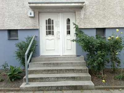 Bezugsfreie Zweizimmerwohnung in ruhiger Stichstraße