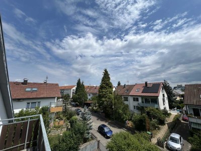 Kernsanierte 3-Zimmer-Dachgeschoss-Wohnung mit großem Balkon