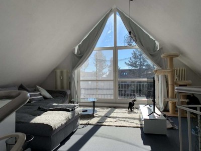 Gepflegte 2,5-Zimmer-Maisonette-Wohnung mit Balkon und Einbauküche in Ulm-Gögglingen