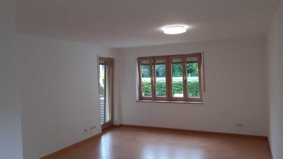 Sehr schöne, helle 3-Zi. Whg. m. 2 Balkonen nähe Bhf