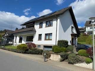 ***Einziehen und wohlfühlen - großes Ein-/Zweifamilienhaus in Eslohe-Kückelheim***