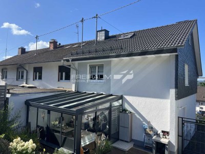 FREIRAUM4+++
Modernisiertes Reihenendhaus mit Wintergarten in Toplage von Dreisbach