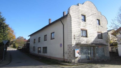 Großzügiges Einfamilienhaus ca. 250 m² in Gangkofen/Hölsbrunn mit 2 Hallen