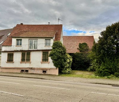 Sanierungsobjekt mit Potenzial – Haus auf schönem 876 m² Grundstück - zentrale Lage in Schutterwald