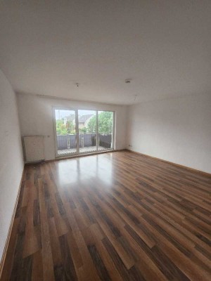 1 Nettokaltmiete geschenkt! Schöne 3 Zimmer mit Balkon und offener Wohnraumküche, WBS erforderlich