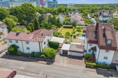 Für Gartenliebhaber. Einfamilienhaus auf Erbpacht-Südgrundstück. In F-Goldstein