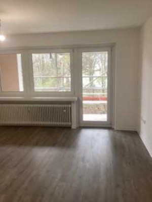 Frisch saniert: Weitläufige 3-Zimmer-Wohnung mit Balkon
