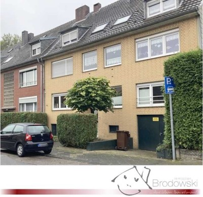 TOP! Gut vermietetes Mehrfamilienhaus in ruhiger Lage direkt am Park in Mönchengladbach-Geneicken