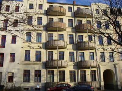 1 Raum Wohnung mit Küche, Tageslichtbad, Balkon und Stellplatz in Zentrumsnähe zu vermieten