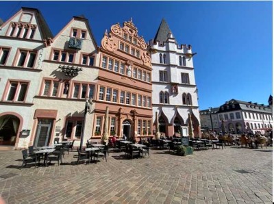 Sanierte möblierte Zweizimmerwohnung mit Empore am Hauptmarkt