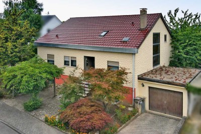 Modernisierungsfähiges Einfamilienhaus mit ca. 185 qm Wohnfläche in ruhiger Ortsrandlage
