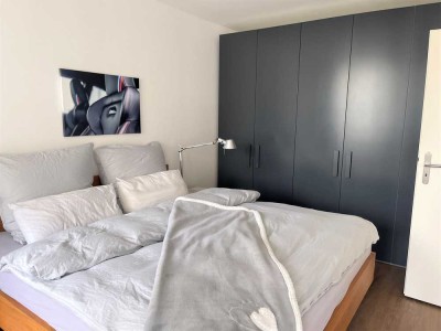 SCHWABING: Möblierte 2-Zimmer-Wohnung mit Loggia!
