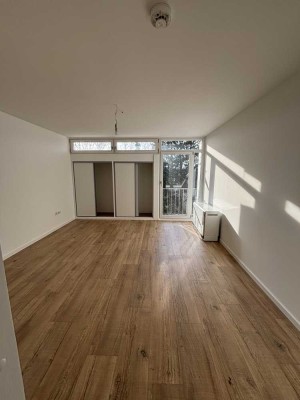 Stilvolle 1-Zimmer-Wohnung mit gehobener Innenausstattung mit Balkon in München Ramersdorf