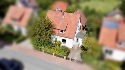 Zweifamilienhaus-Potenzial: Geräumige Doppelhaushälfte mit 2 Küchen und 2 Bädern