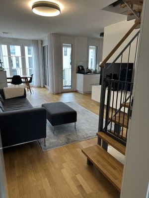 Stilvolle 4-Raum-Maisonette-Wohnung mit Dachterrasse in München Neuaubing