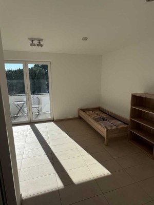 Helles möbliertes Appartment mit Balkon