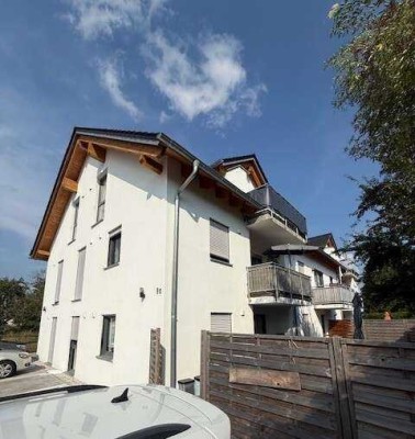 Top-Investment: Vermietete 3-Zimmer- mit Balkon zzgl. Stellplätzen!
