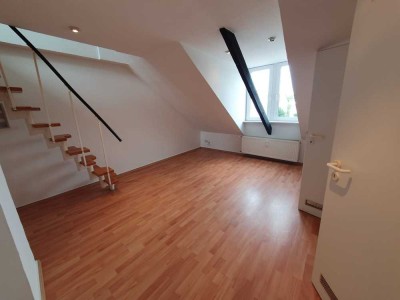 2-Zimmer-Maisonette in Kassel – Wohnzimmer & Schlafzimmer in zentraler Lage