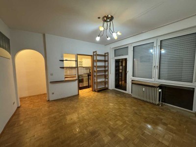 Geschmackvolle 2-Zimmer-Wohnung mit Balkon und Einbauküche in Karlsruhe