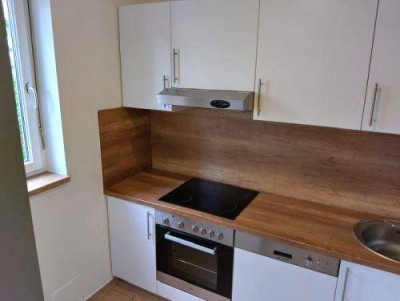 Ruhiger 3 ZIMMER-NEUBAU + West-Balkon + extra Küche möbliert + Bad mit Dusche/Fenster + extra WC!