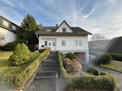 Gepflegtes massives Einfamilienhaus mit großem (Winter-)Garten sucht neue Besitzer