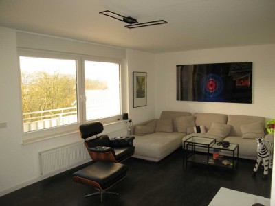 Sanierte, helle 2,5-Zimmerwohnung mit Balkon, schöne Aussicht, Letmathe Zentrum, EBK