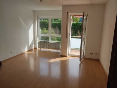 Gepflegte 2-Zimmer-Wohnung mit Balkon und EBK in zentrumsnaher Lage von Lörrach-Brombach