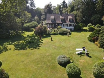 Einmaliges Anwesen / EFH mit Parkgrundstück in Alleinlage mit höchster Privatsphäre