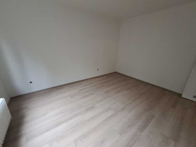 gemütliche 3,5 Raum EG-Wohnung mit Balkon! Stadtnah!