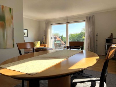 Peterswerder: Schöne Penthouse-Wohnung mit großer Dachterrasse und Balkon!
