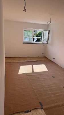 Attraktive 5-Zimmer Wohnung mit Seesicht und Balkon in Allensbach