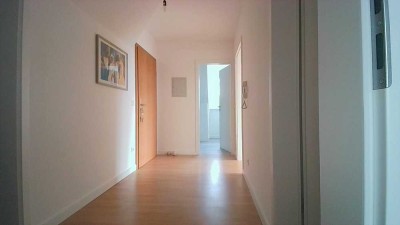 Exklusive 3-Zimmer-Wohnung mit gepflegter Innenausstattung und Balkon in Ergolding