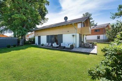 Modernes Haus mit großem Garten und Weitblick, gute Anbindung an die Innenstadt