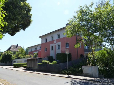 Schöne 3-Zimmer-Eigentumswohnung mit Sonnenbalkon, Aufzug und TG-Stellplatz in Schwabach!