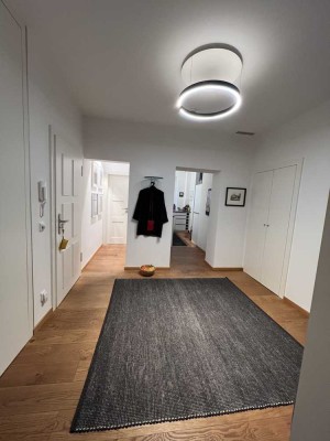 Einzigartig: luxuriös-kernsanierte Altbauwohnung mit südlicher Gartenterrasse in der schönen Au