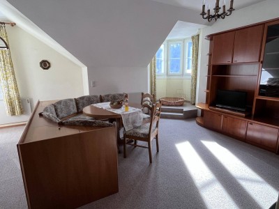 Neue 2-Zimmer Dachgeschosswohnung mit Stellplatz