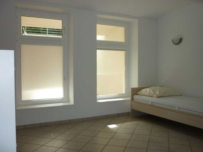 Bonn-Südstadt, möbliertes Souterrain-Appartement