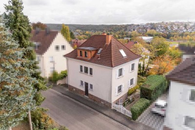 Gepflegtes Ein - Zweifamilienhaus in Bestlage mit Potential