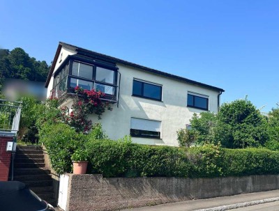 Großzügiges Einfamilienhaus mit Wintergarten – ab 01.08. frei